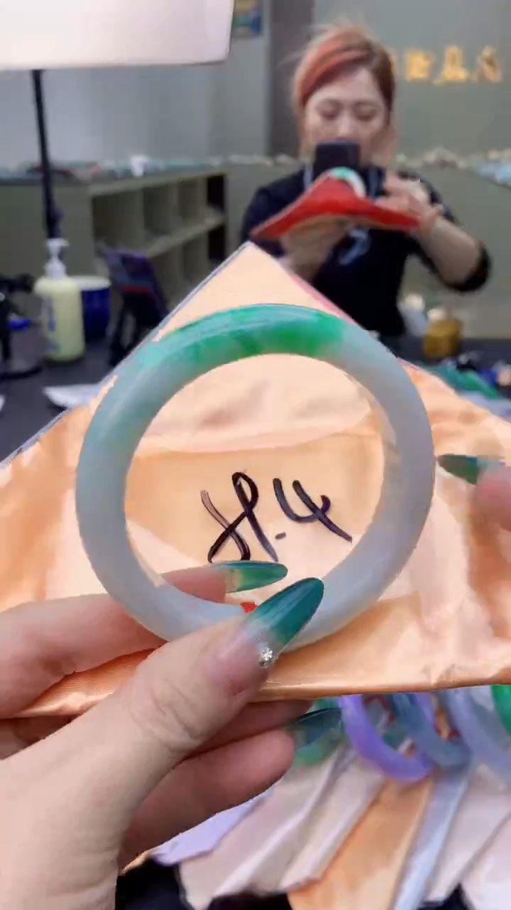 【闪购商品】翡翠手镯未镶嵌0632415808