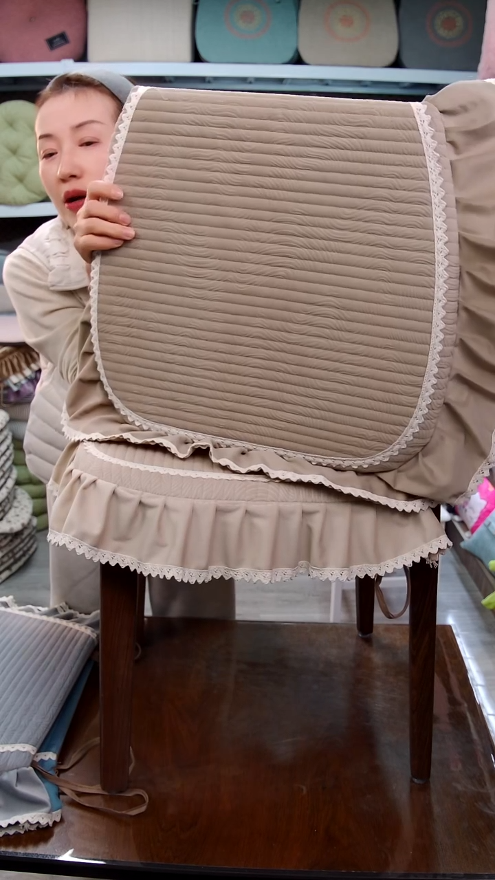 布细绒—横条：咖色6个