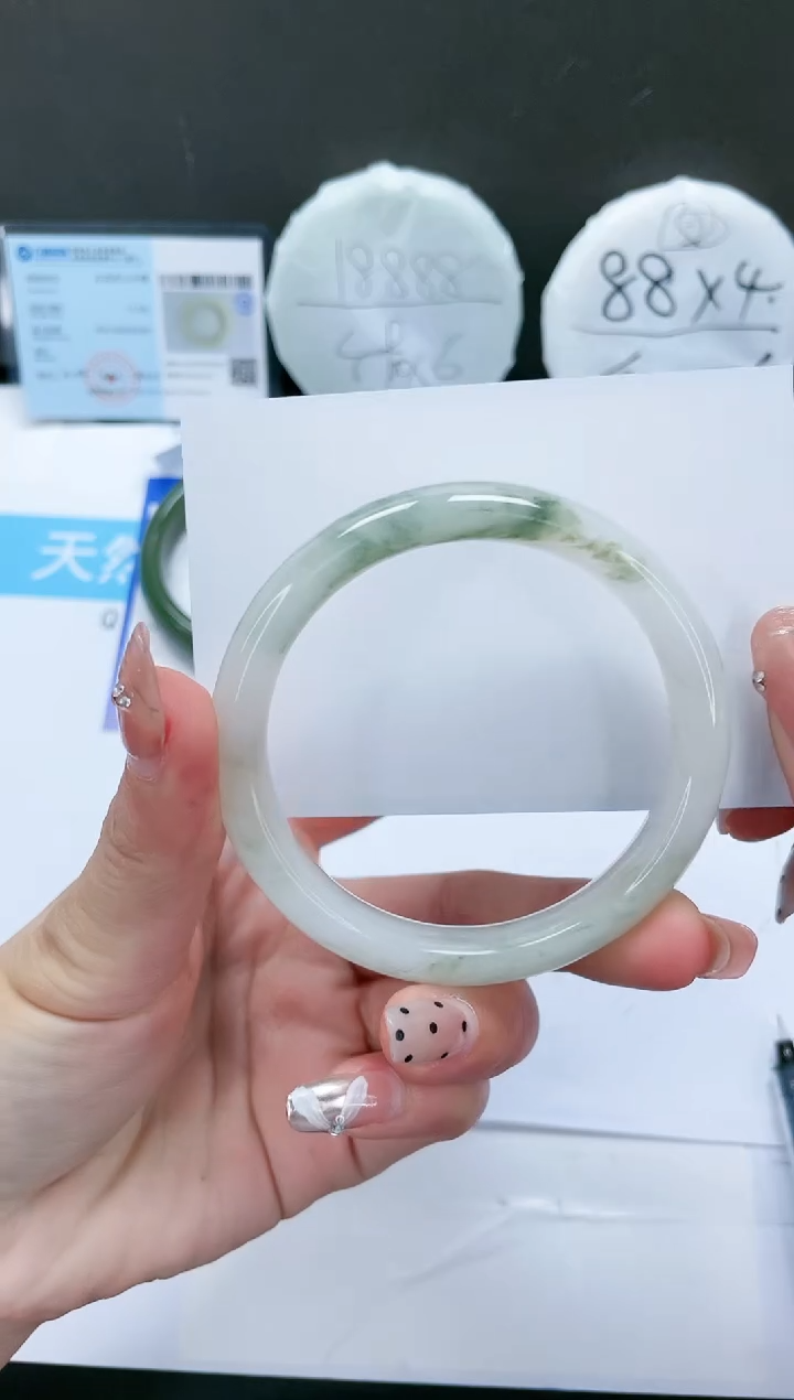 【闪购商品】石英质玉手镯未镶嵌299-59