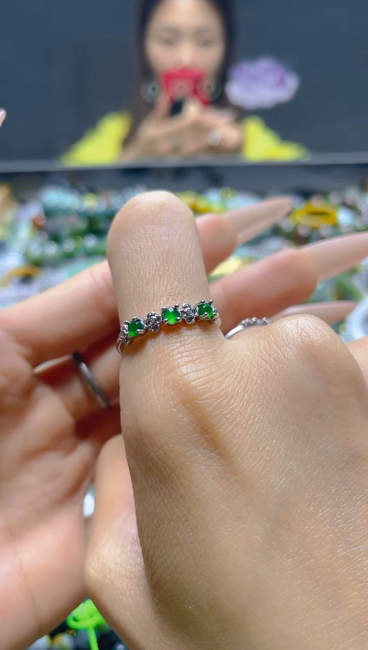 颈饰未镶嵌翡翠/E/翡翠A货，一件也是批发价