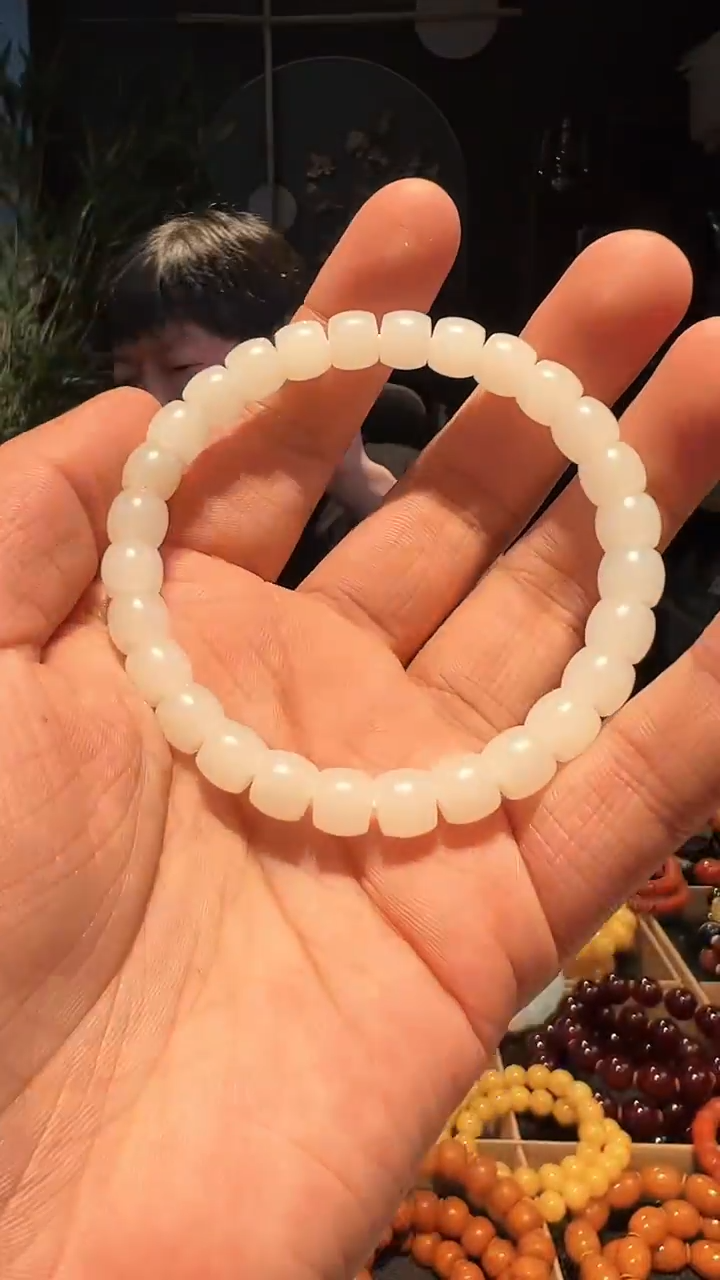 【闪购商品】和田玉手串未镶嵌8左右挂皮