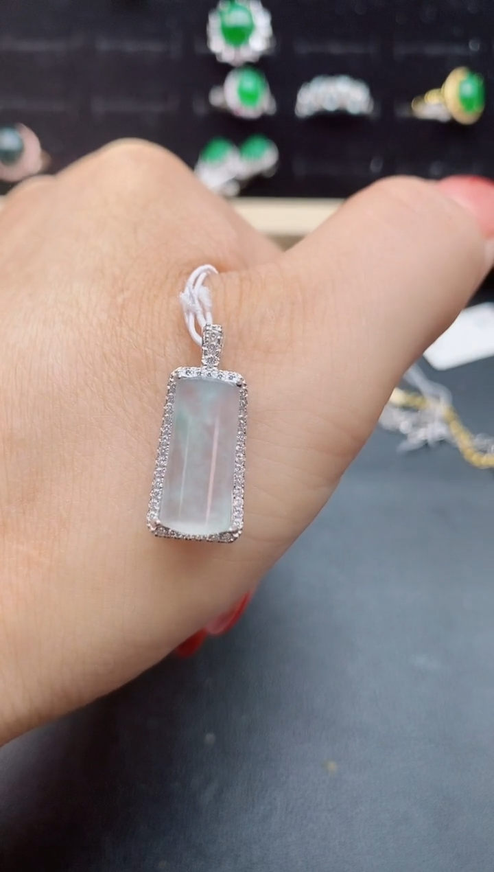 【闪购商品】翡翠吊坠(赠链)银S925镶嵌321321