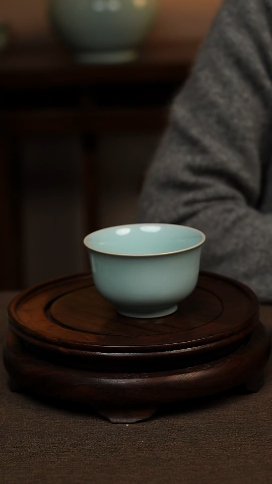 瓷片天青色全手工大压手杯150ml微瑕不带礼盒