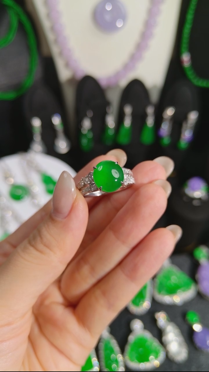 吊坠(不含链)18K金镶嵌翡翠蛋面戒指