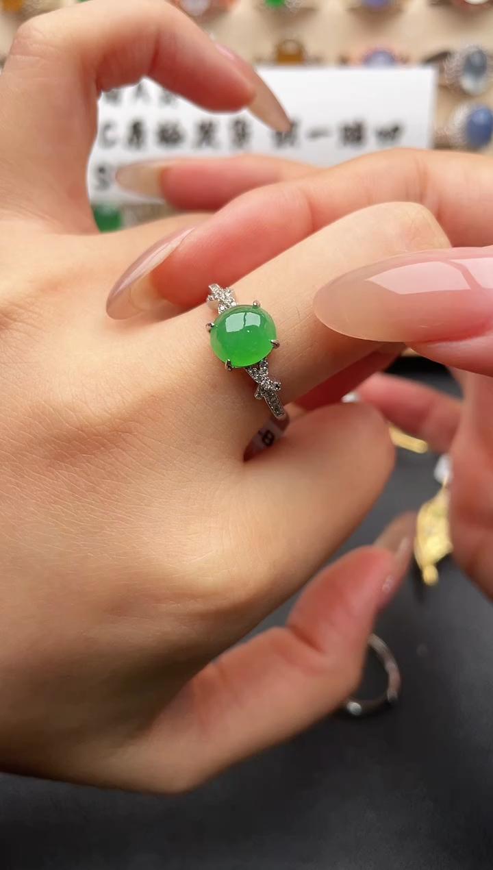 银S925镶嵌戒指翡翠一物一证一礼盒