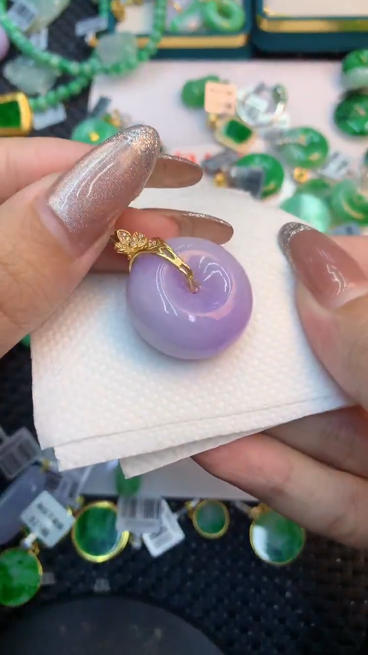 颈饰未镶嵌翡翠多样性发其一