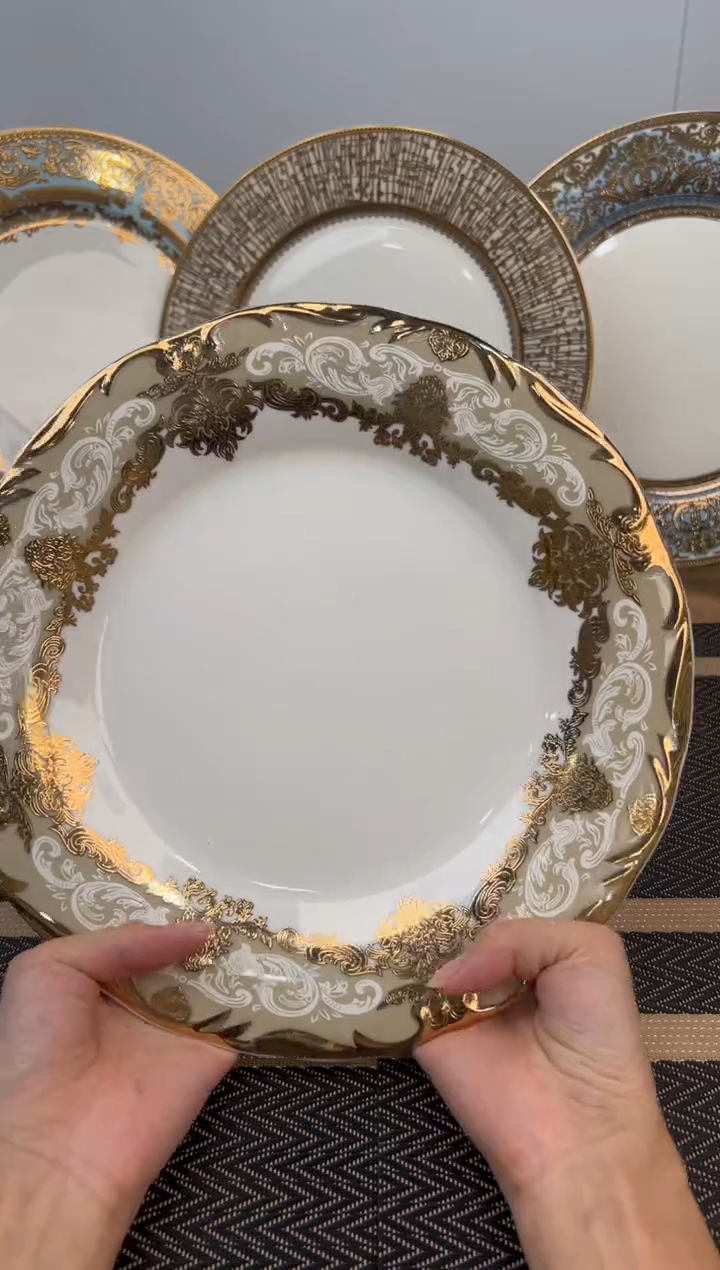 瓷片10.5寸平盘孤品微瑕！