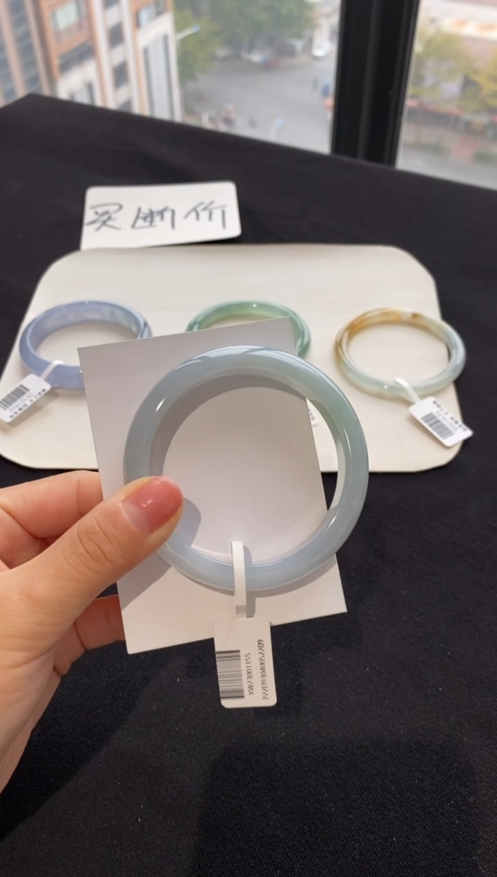 【闪购商品】翡翠手镯未镶嵌56正圈--不退不换