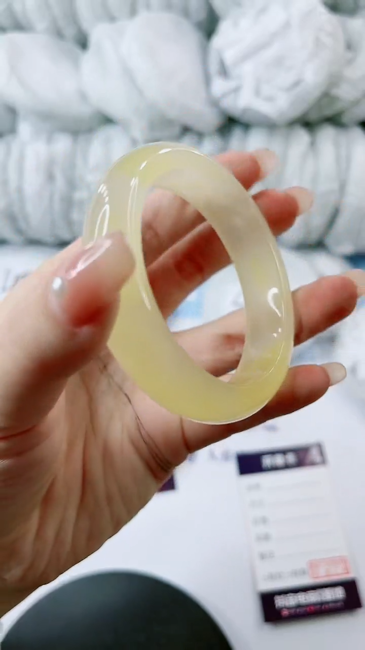 【闪购商品】石英质玉手镯未镶嵌0330546117-多样性发货