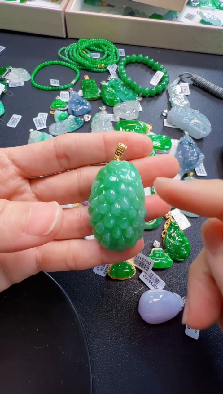 【闪购商品】翡翠吊坠(不含链)18K金镶嵌3980