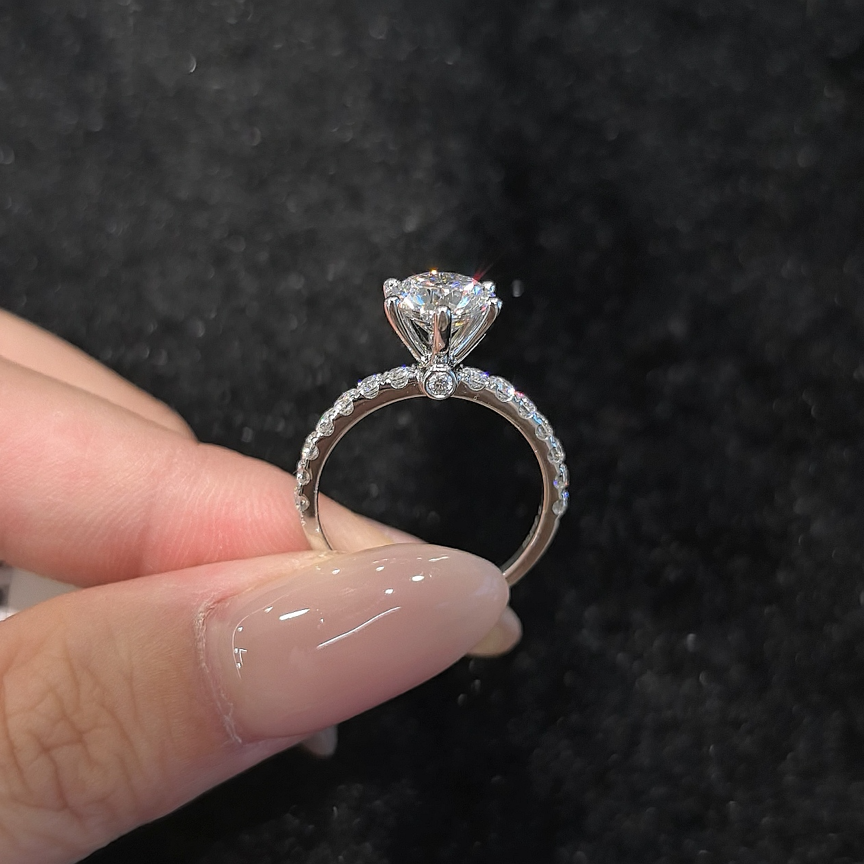 实验室培育钻石铂金经典气质白月光六爪戒指求婚钻戒送老婆送女友