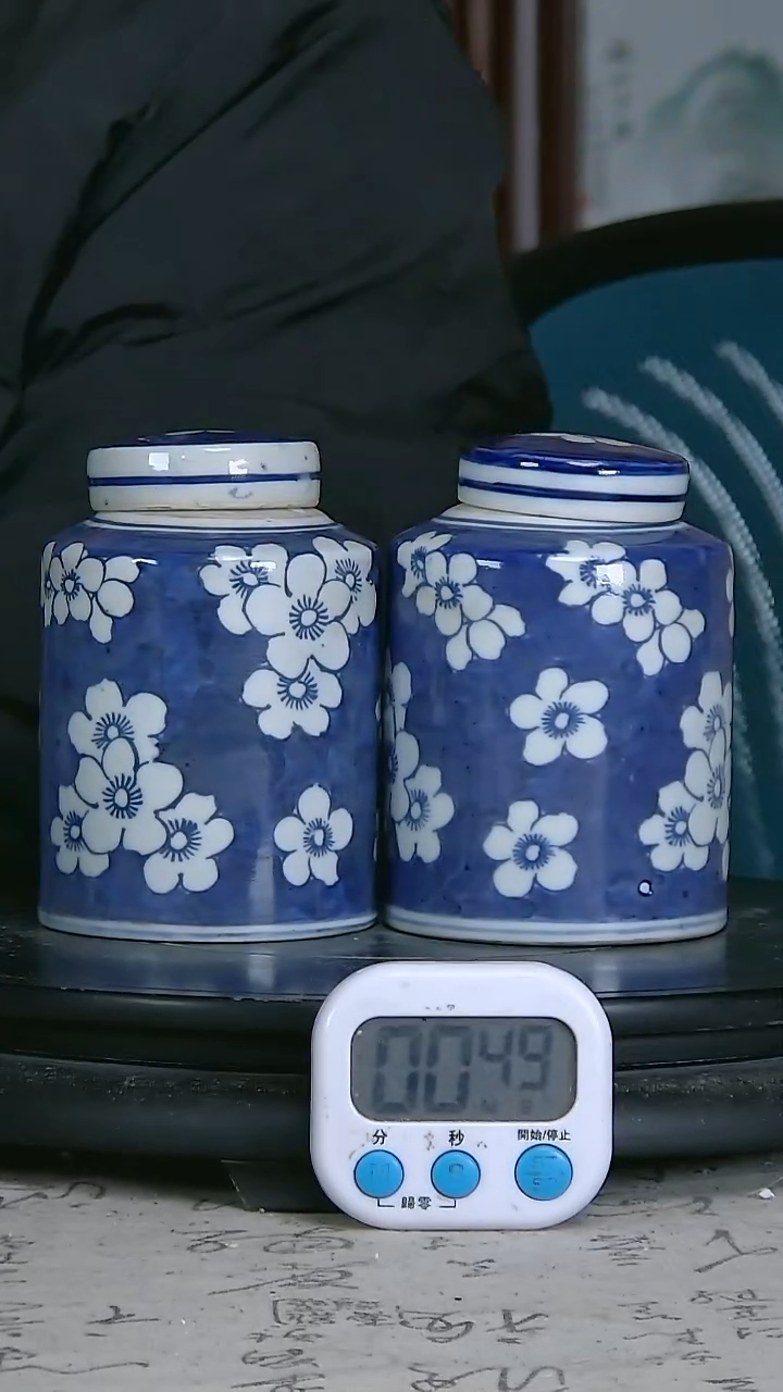 陶k*青花精绘花卉图罐一对
