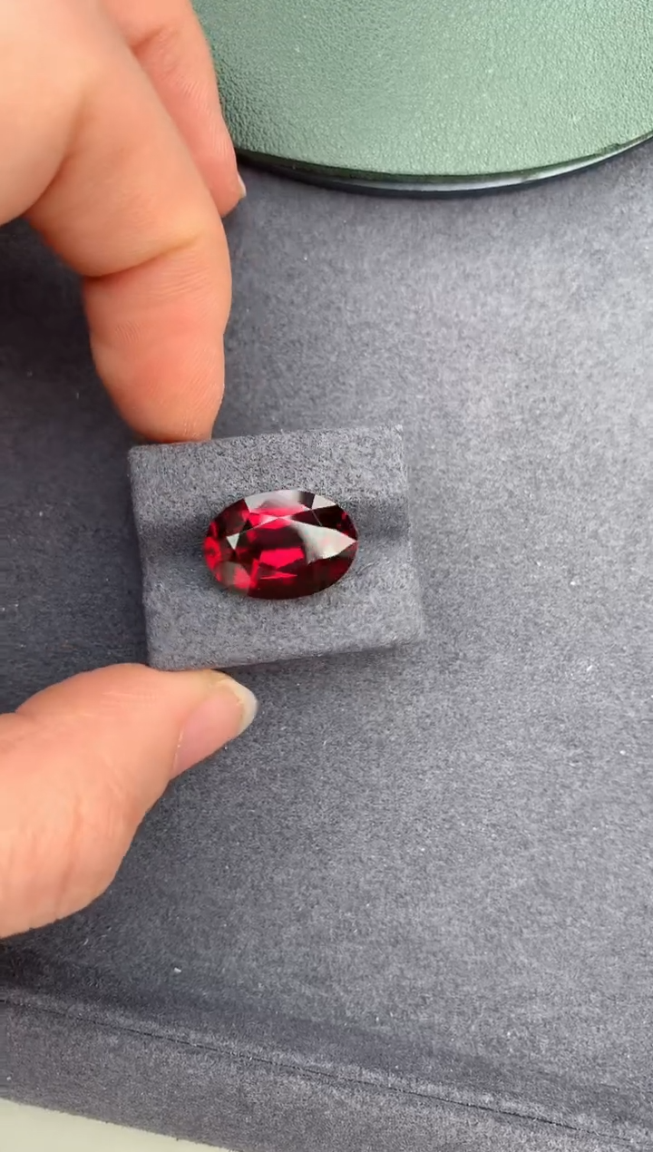 【闪购商品】石榴石裸石未镶嵌11.9ct镁铝榴石