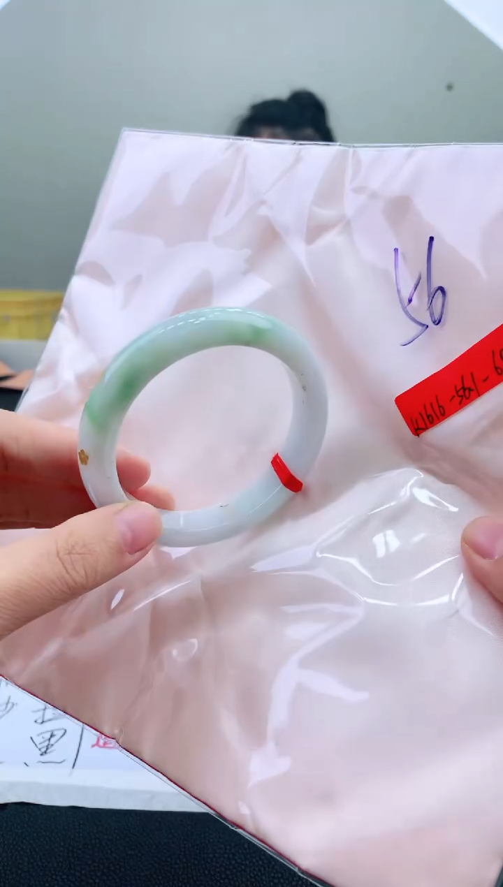 未镶嵌手镯翡翠55