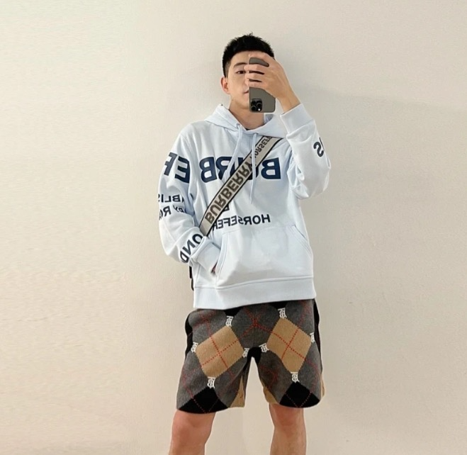 99新 BURBERRY/博柏利 KM0082  logo字母印花棉质连帽卫衣 M码