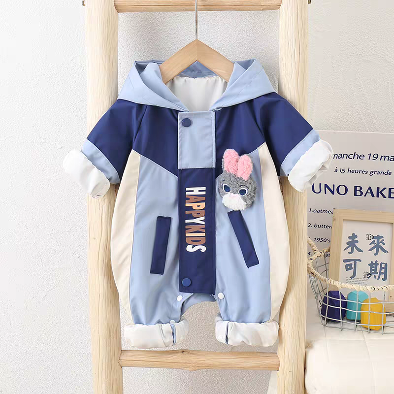 婴儿衣服秋装2025款宝宝外套冲锋衣连体衣春秋季外出超萌可爱哈衣