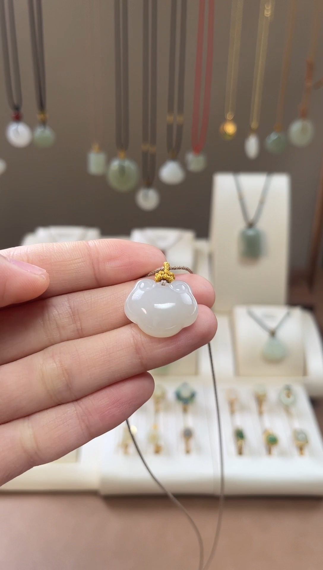 颈饰未镶嵌和田玉和田玉吊坠