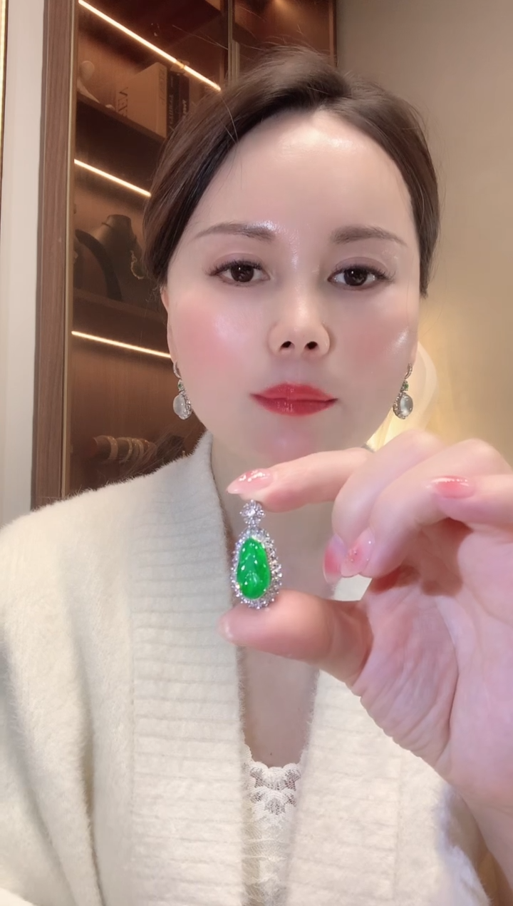 【闪购商品】翡翠吊坠(不含链)18K金镶嵌D31