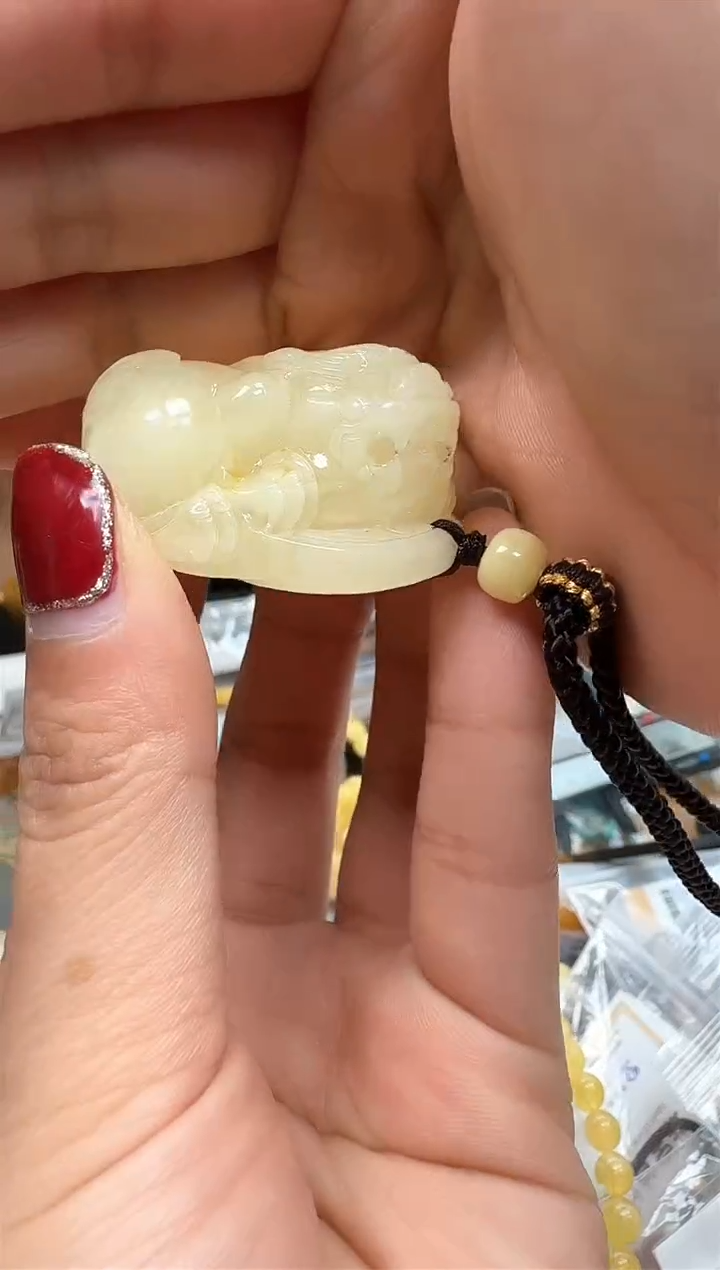 【闪购商品】琥珀裸石未镶嵌挂坠