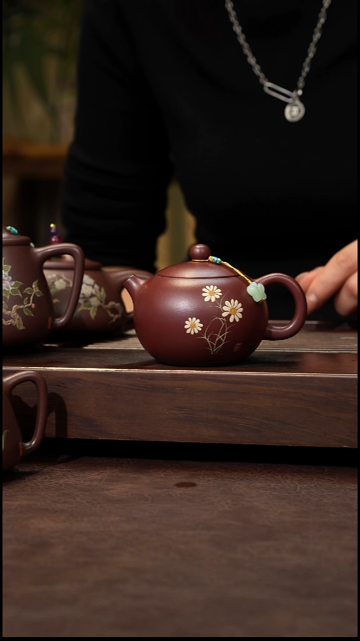 茶壶紫砂紫泥泥绘西施140cc左右