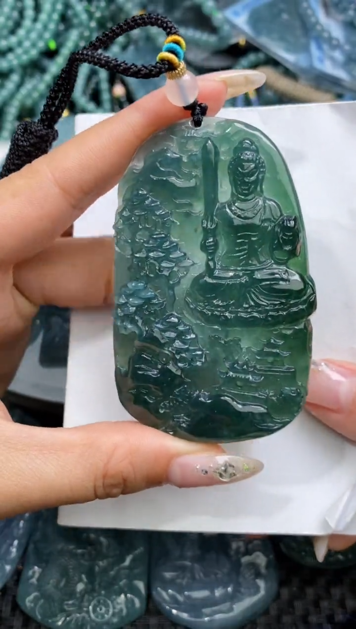 【闪购商品】翡翠颈饰未镶嵌          