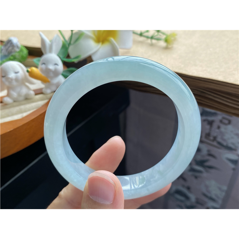 11.18批浅绿果冻镯10765号55-12.4-8.8浅绿色！天然翡翠手镯