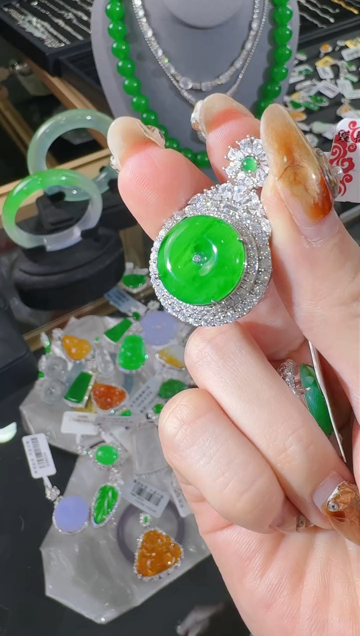 【闪购商品】翡翠吊坠(不含链)未镶嵌平安扣