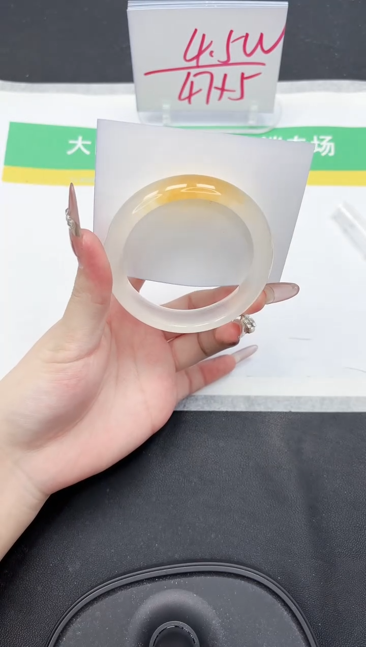 【闪购商品】石英质玉手镯未镶嵌245-56