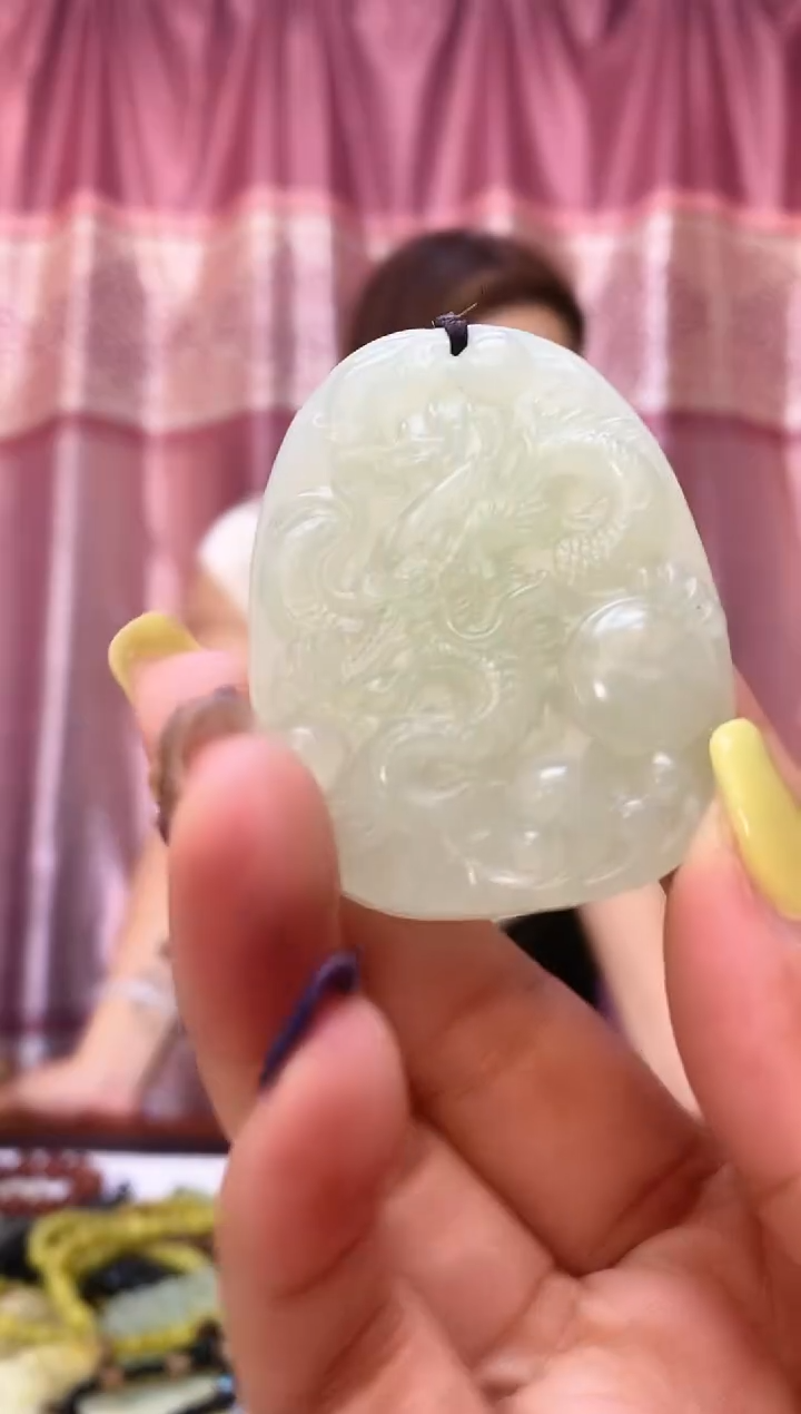 未镶嵌岫玉吊坠  