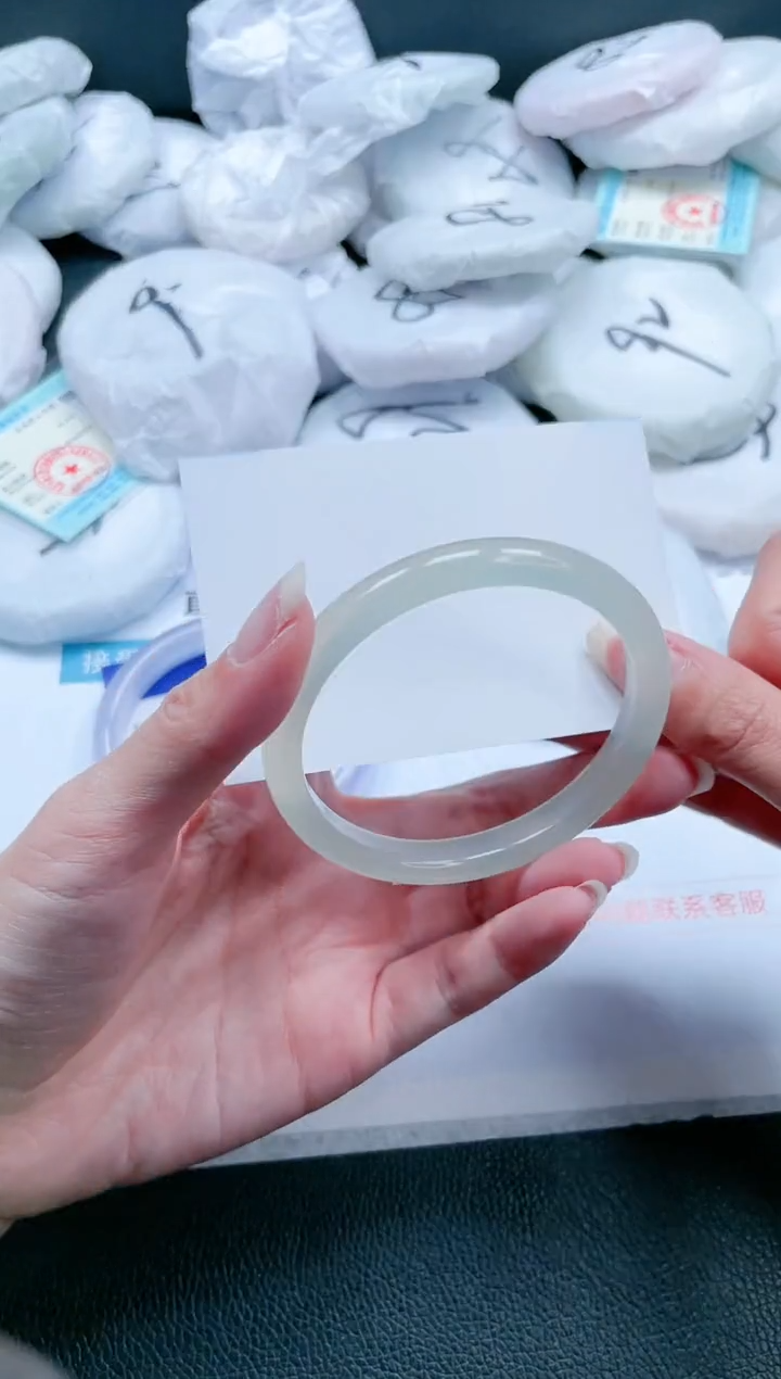 【闪购商品】石英质玉手镯未镶嵌22J82-58