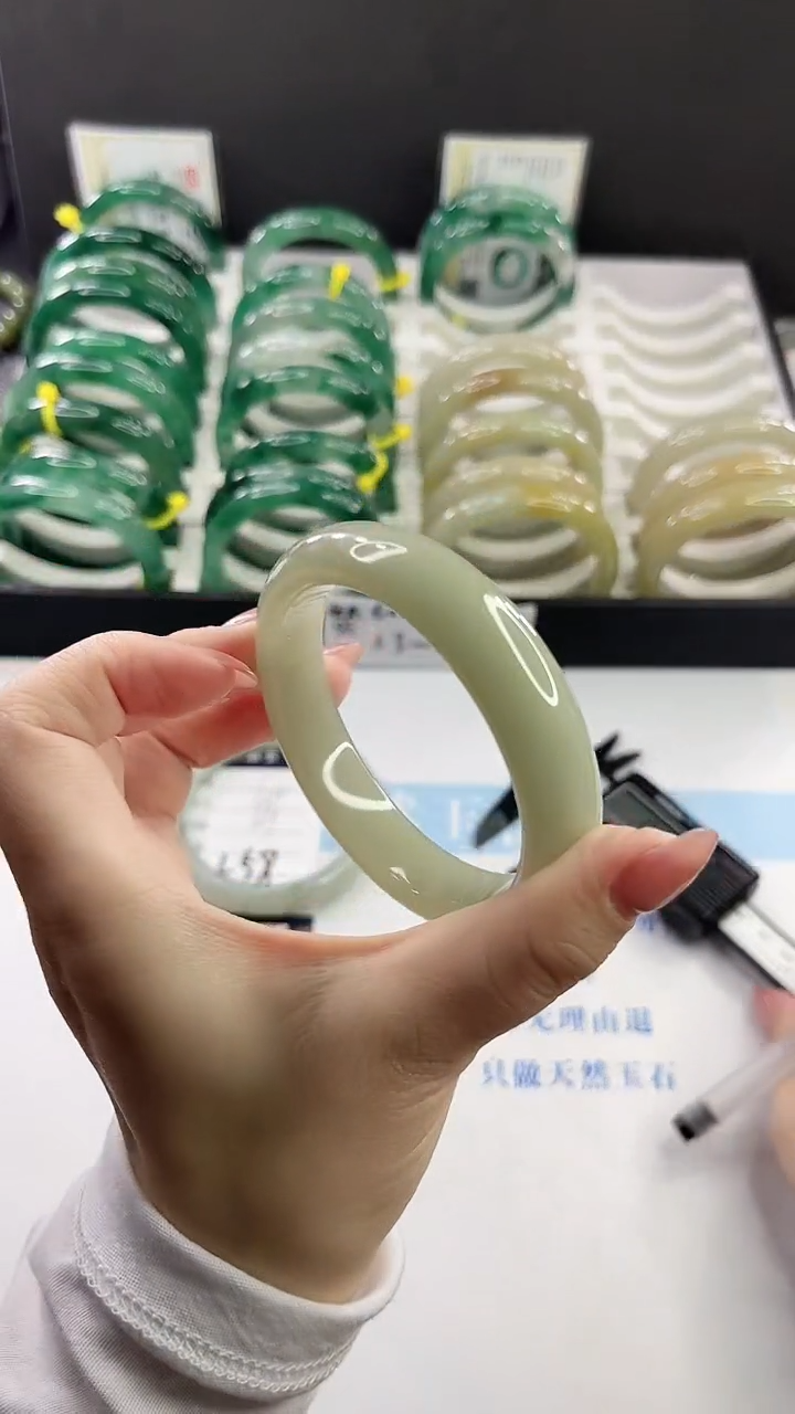 未镶嵌手镯石英质玉多样性发货L59