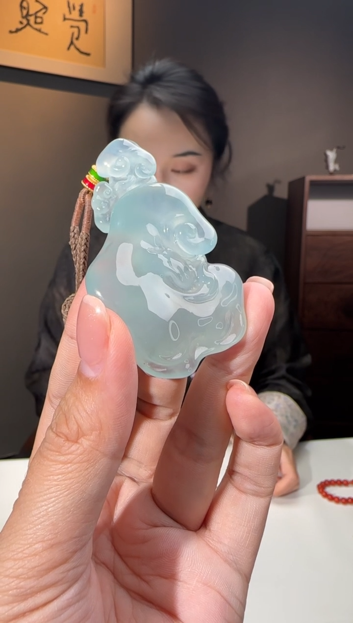 颈饰未镶嵌翡翠如意吊坠