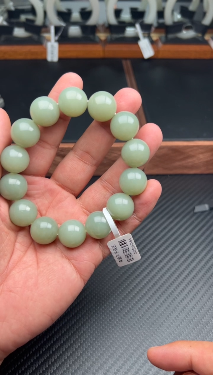 未镶嵌手串和田玉且末微色差近矿卡16J