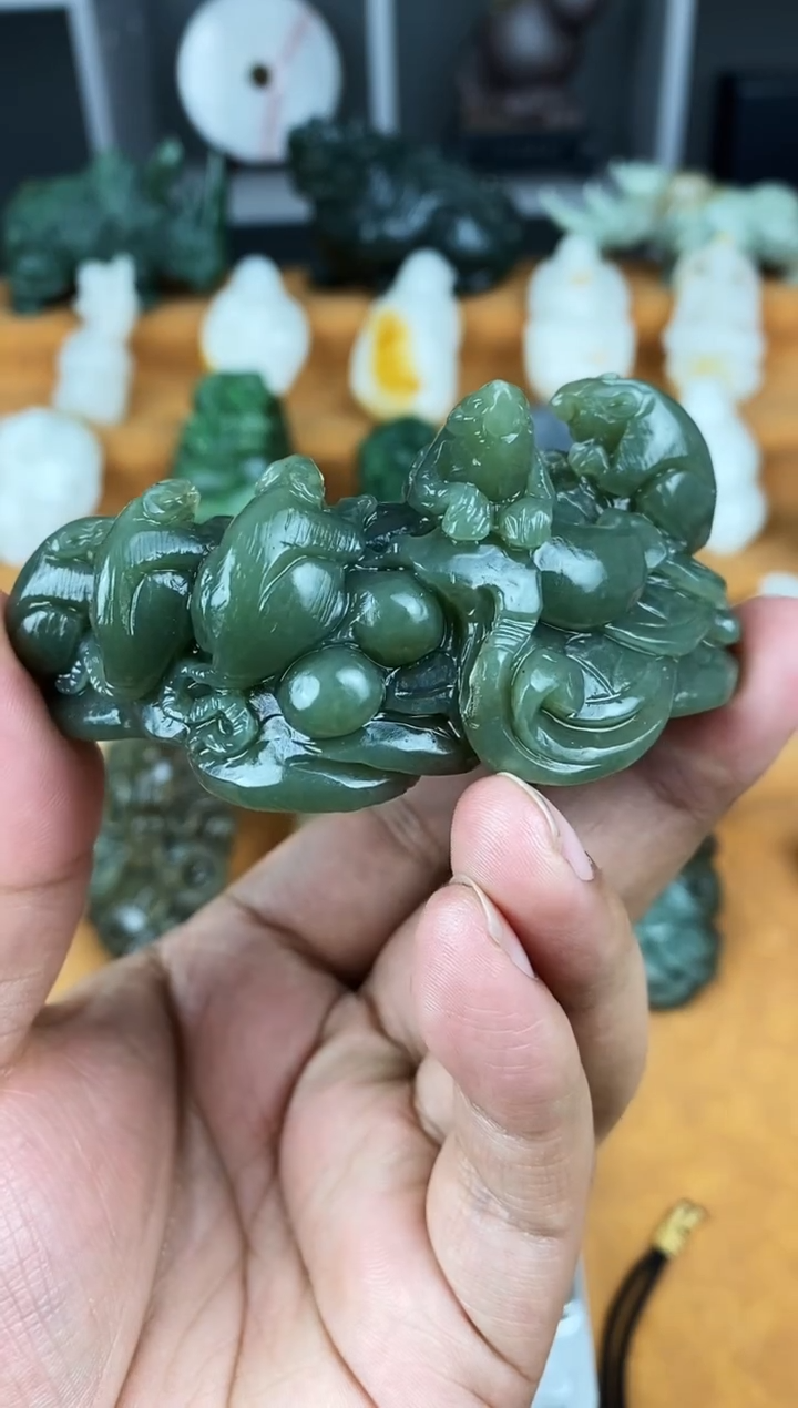 颈饰未镶嵌和田玉1