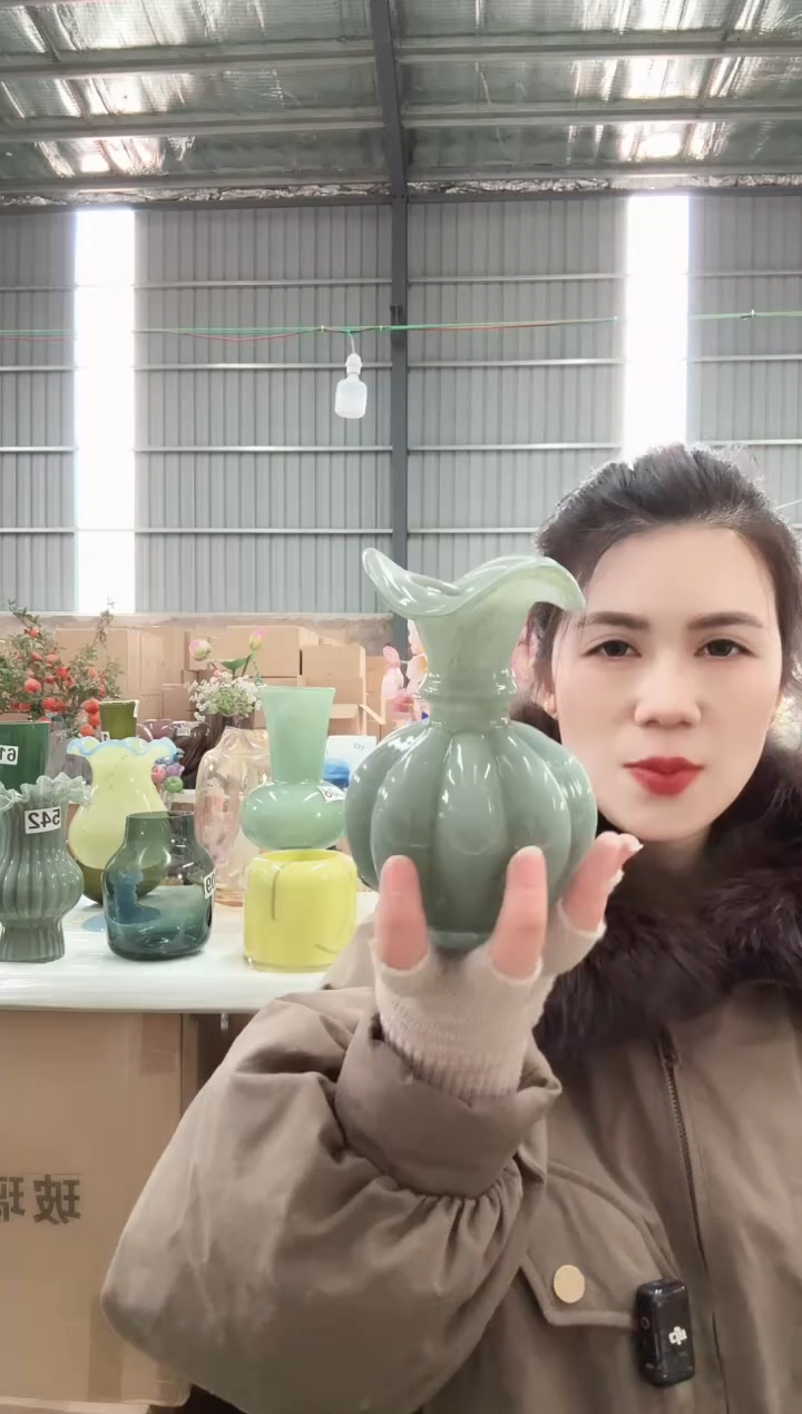108直播玻璃花瓶