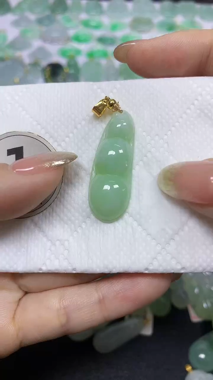 颈饰未镶嵌翡翠天然翡翠A货