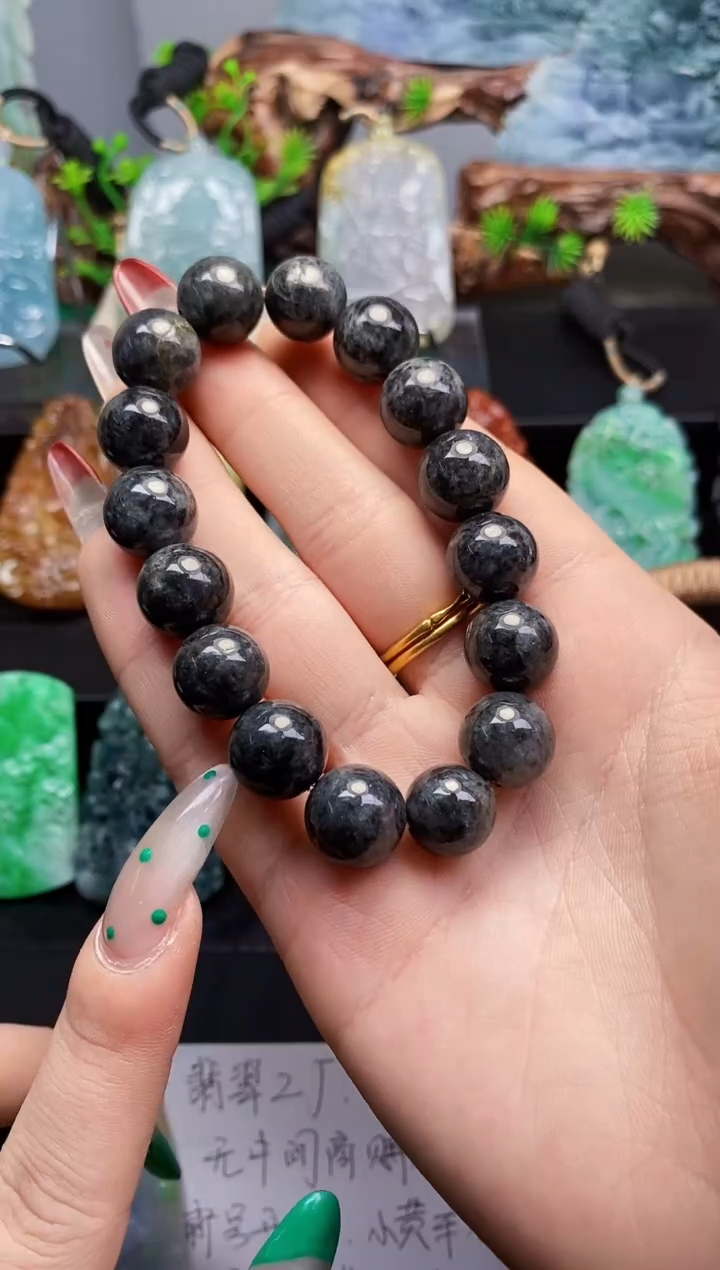 【闪购商品】翡翠颈饰未镶嵌翡翠A货