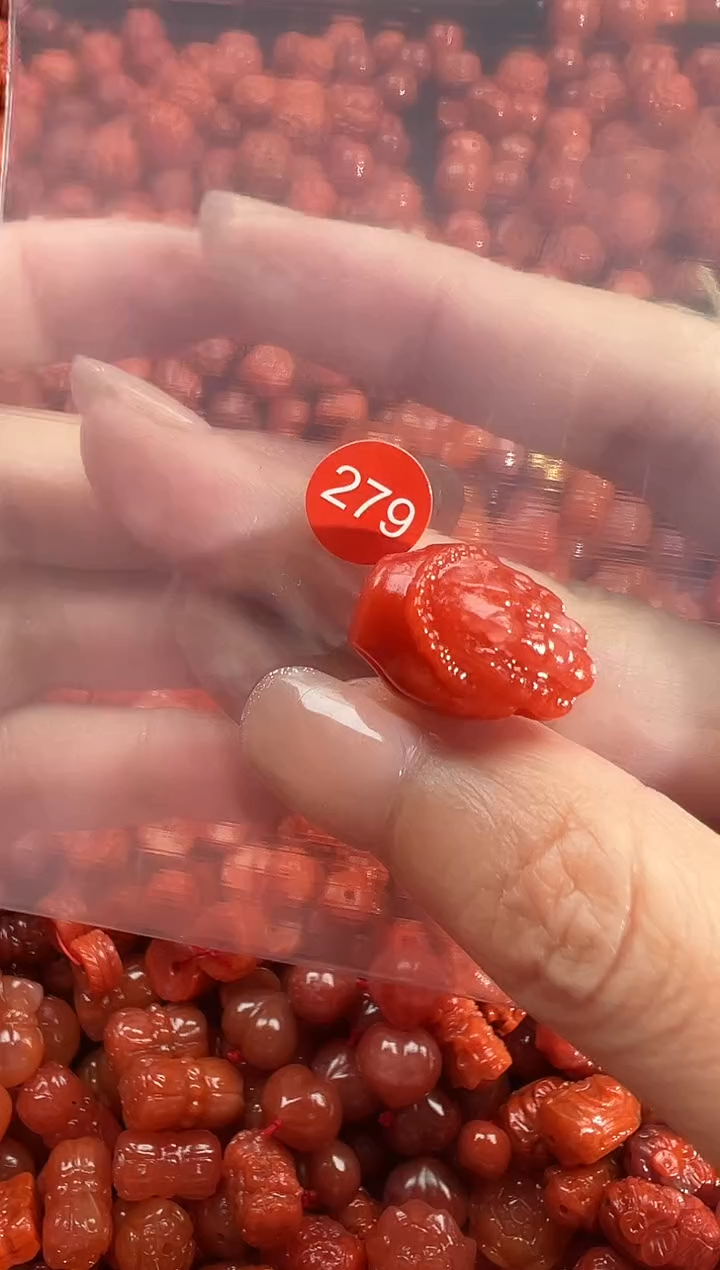 颈饰未镶嵌南红玛瑙1