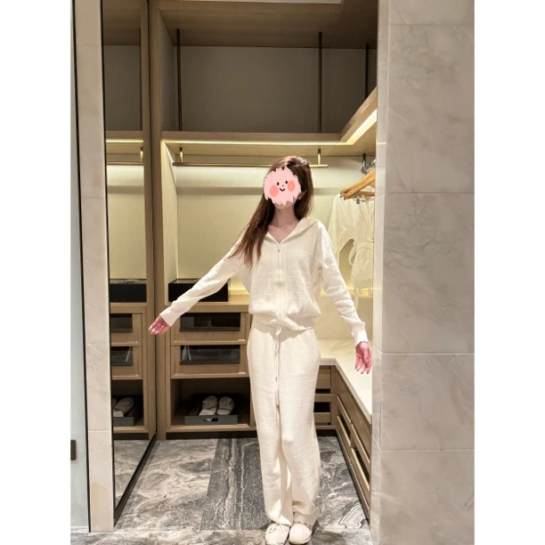 焦糖玛奇朵风格慵懒连帽上衣2025年秋款搭配休闲阔腿裤套装