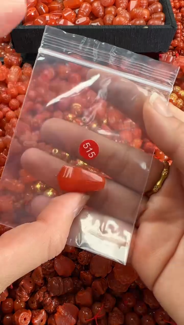 【闪购商品】南红玛瑙颈饰未镶嵌1
