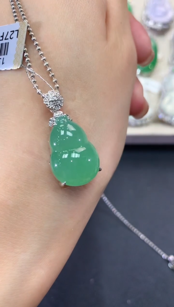 【闪购商品】翡翠吊坠(不含链)18K金镶嵌q29           