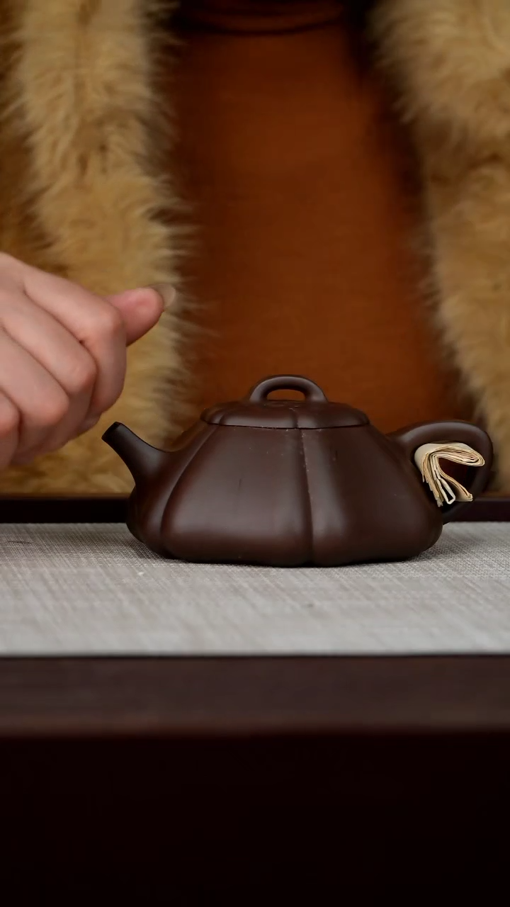 【闪购商品】中国宜兴原矿紫砂壶200c