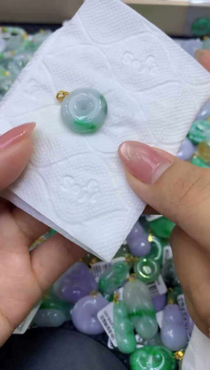 颈饰未镶嵌翡翠天然缅甸A货翡翠1