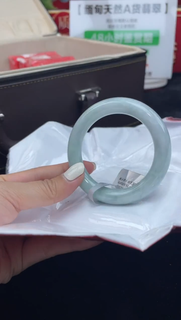 【闪购商品】翡翠手镯未镶嵌手镯22