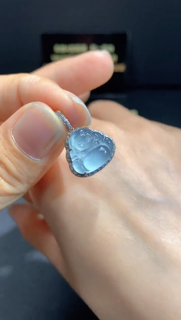 翡翠18K金镶嵌颈饰翡翠吊坠