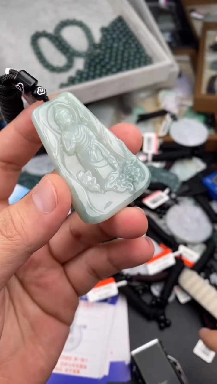 【闪购商品】翡翠颈饰未镶嵌   天然翡翠，一物一图