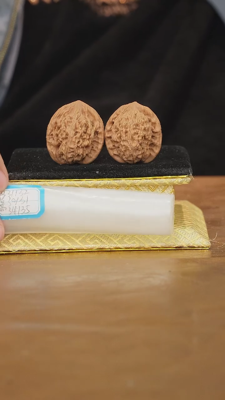 把件文玩核桃望月