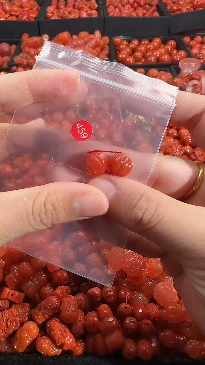 颈饰未镶嵌南红玛瑙1