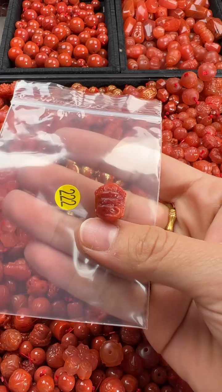 【闪购商品】南红玛瑙颈饰未镶嵌1