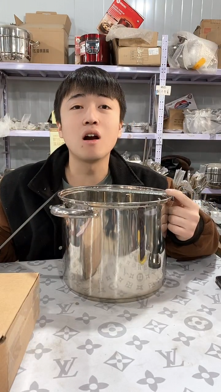 26双耳复底加厚亮光汤桶瑕疵